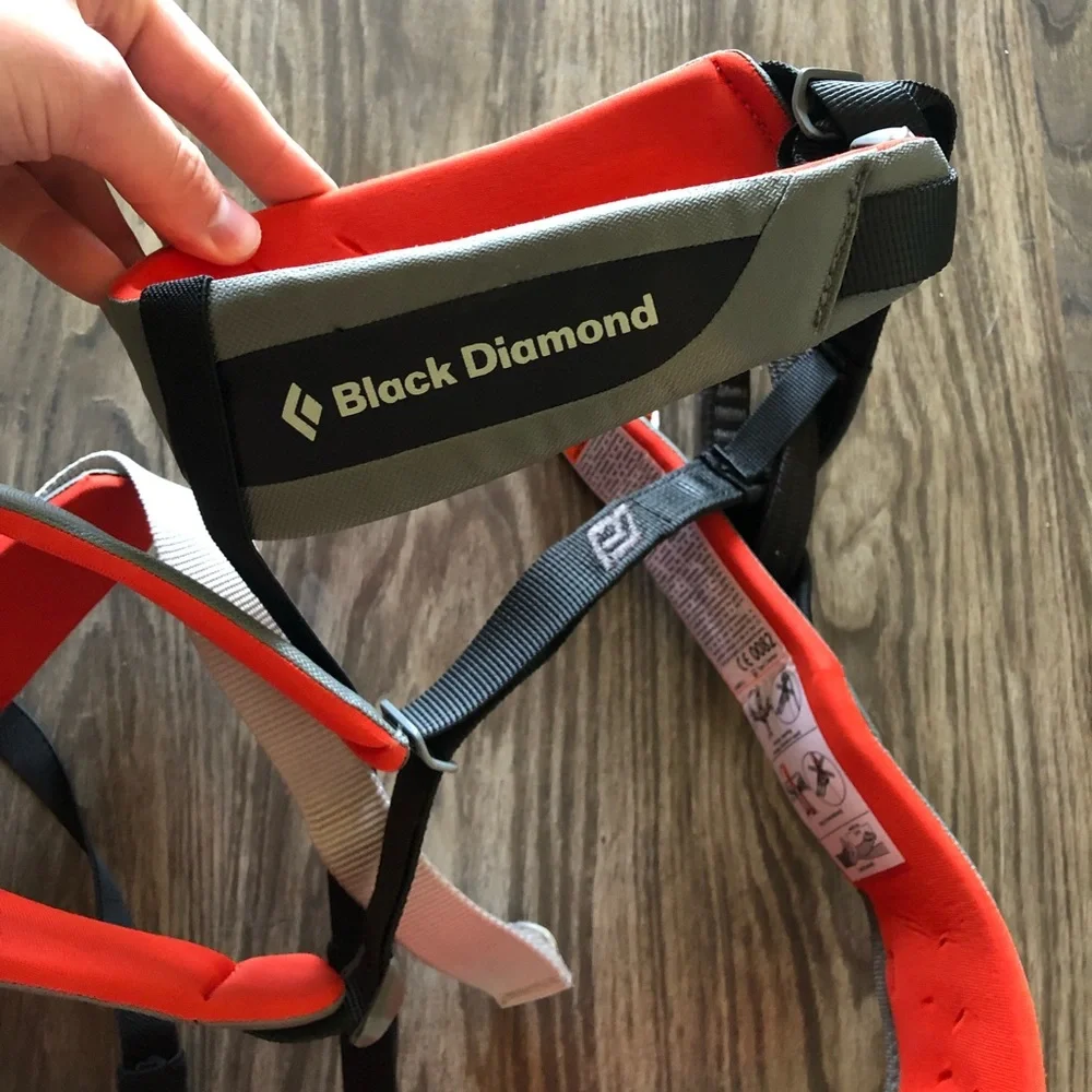 Black Diamond Momentum Harness Black Red Size Small Rock Climbing Mens Womens - Picture 5 of 9